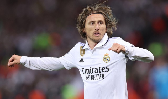  甘冈老将宝刀未老，替补登场绝杀救主