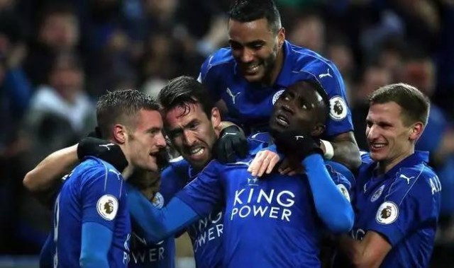  利物浦旧将传射建功，莱斯特城爆冷终结红军不败  